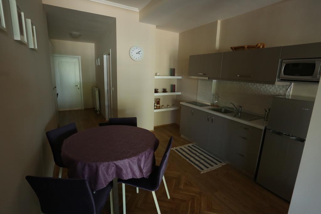 Plaisir Apartment *